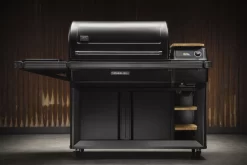 Holzpelletgrill Traeger Timberline XL INT, Schwarz | Ausstellungsstück 21 Holzpelletgrill Traeger Timberline XL INT, Schwarz | Ausstellungsstück -Geschäft Für Campingausrüstung Timberline XL 2021 Hero Front 001 9 28679