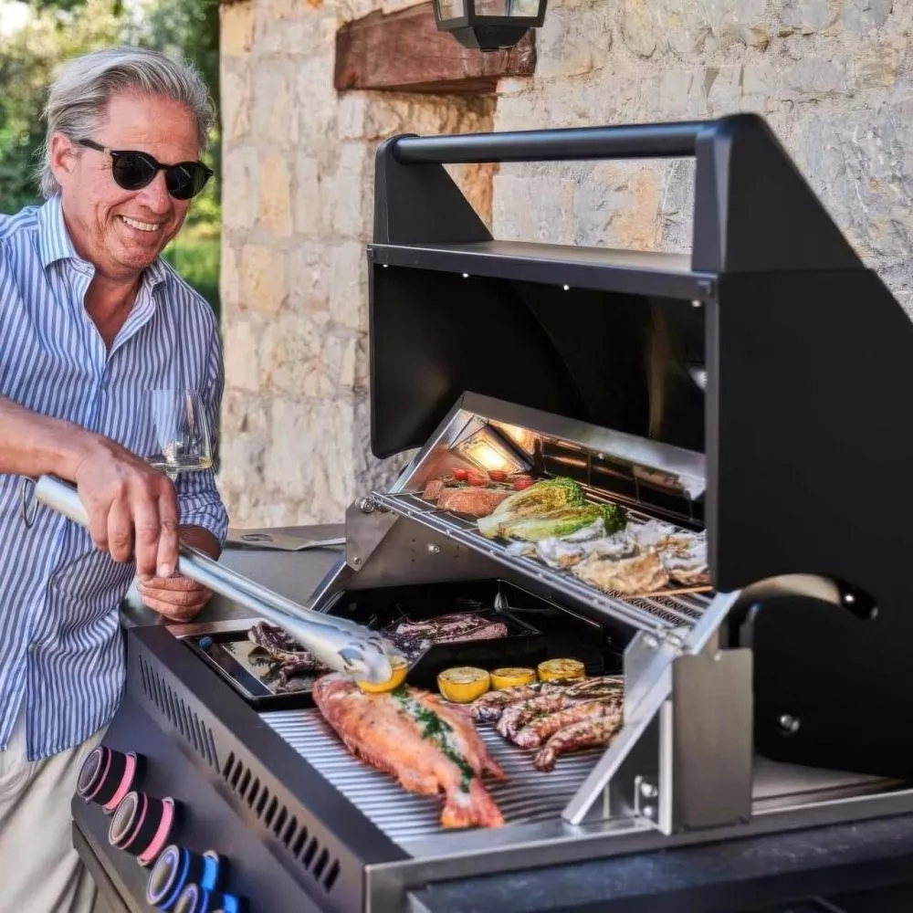 Outdoorküche Napoleon OASIS Compact 105 Mit BIG32-1 Und Einbau Sizzle Zone, Mattschwarz 12 Outdoorküche Napoleon OASIS Compact 105 Mit BIG32-1 Und Einbau Sizzle Zone, Mattschwarz – Bild 12