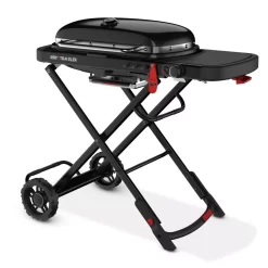 Weber Traveler, Stealth Edition | Ausstellungsstück -Geschäft Für Campingausrüstung traveler stealth edition schwarz rollwagen mobiler gas grill 1000 2 27742