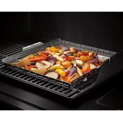 Weber CRAFTED Grillkorb - Gourmet BBQ System -Geschäft Für Campingausrüstung weber crafted grillkorb fuer gbs gourmet bbq system edelstahl 1000 2 23733